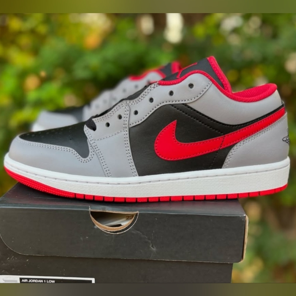 AIR JORDAN 1 LOW MEN'S US SIZE 13 BRAND NEW IN BOX